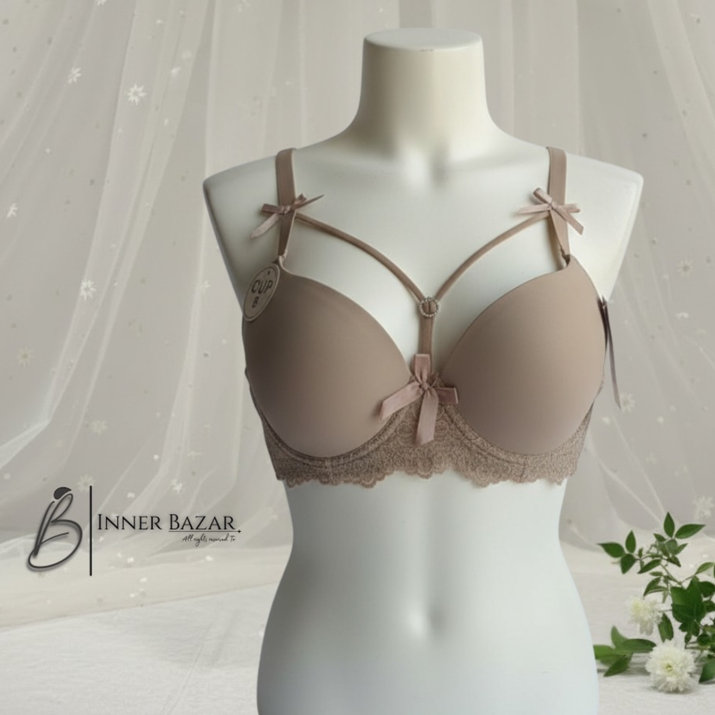Inner Bazar padded bow lace bra - close-up detail