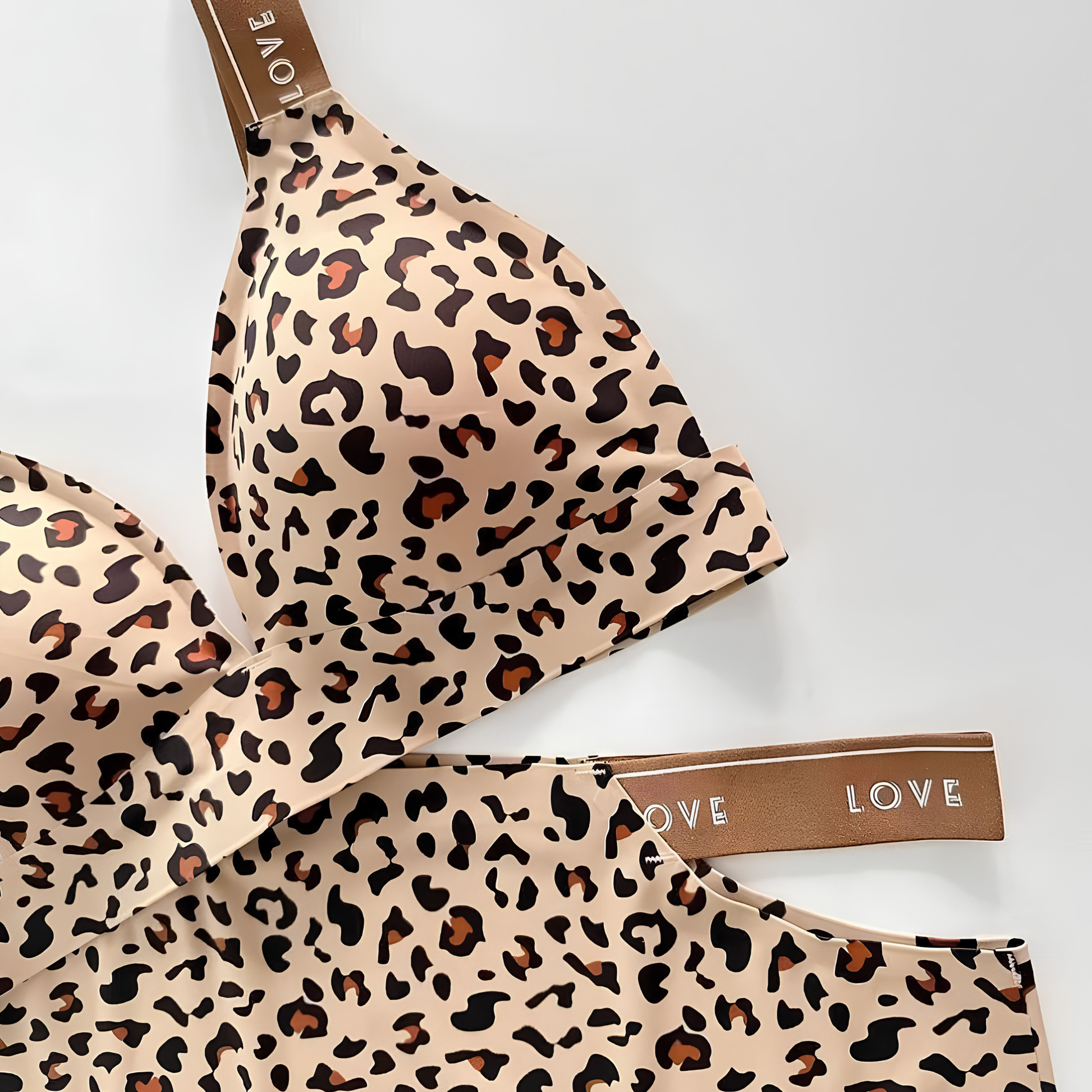 Inner Bazar wild charm leopard print bra set - flat lay view